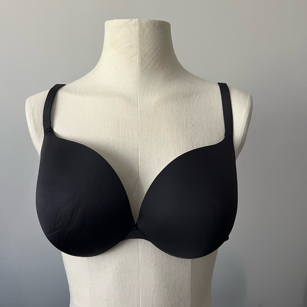 SKIMS Ultimate Push Up Plunge Bra